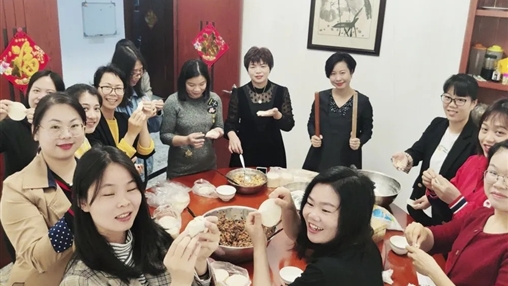 共享歡樂(lè ) | 百裕集團營(yíng)銷(xiāo)中心喜樂(lè )鬧元宵、暖心慶生日