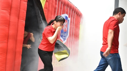 安全同行 | 營(yíng)銷(xiāo)中心開(kāi)展消防安全實(shí)戰演練