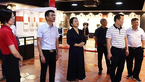 【鑄牢中華民族共同體意識】梧州市委統戰部副部長(cháng)黃杰梅蒞臨百裕調研指導